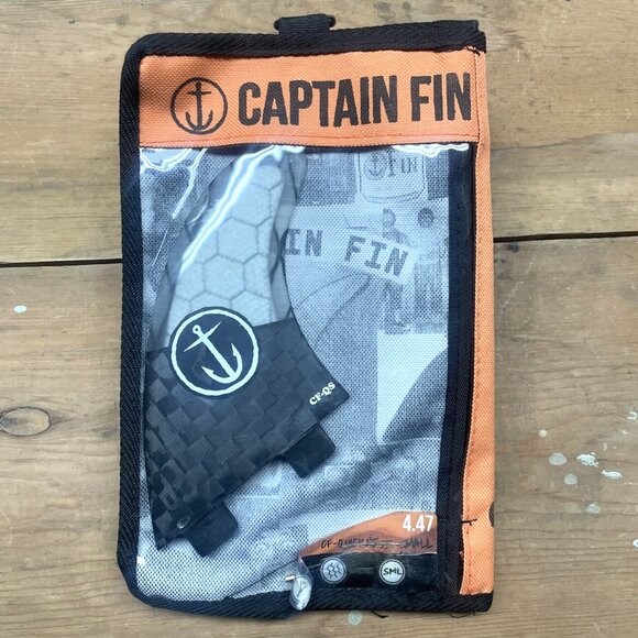 Captain Fin CF Quickness Twin Tab Thruster Surfboard 3 Fin Set FCS Black Small - Picture 1 of 9
